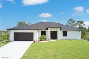 637 Cardinal St E, Lehigh Acres