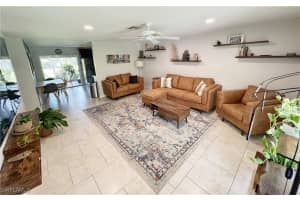 171 Crown Dr 10, Naples