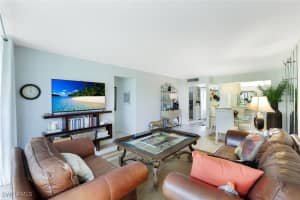 1086 Forest Lakes Drive, Naples, FL 34105 - MLS#225061663