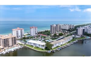 10682 Gulf Shore Dr C302, Naples