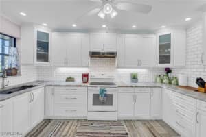188 Lake Point Ln 7b, Naples