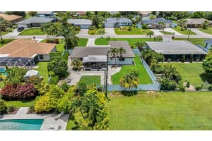 127 43rd Lane, Cape Coral, FL 33904 - MLS#225061995
