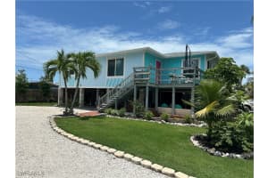 120 Bay Mar Dr, Fort Myers Beach