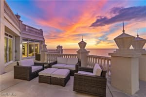 4021 Gulf Shore Blvd N 14, Naples