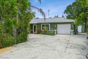 8091 San Carlos Blvd, Fort Myers