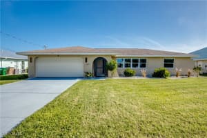 1127 Se 16th St, Cape Coral