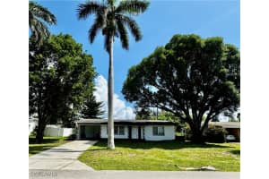 1427 Charles Rd, Fort Myers