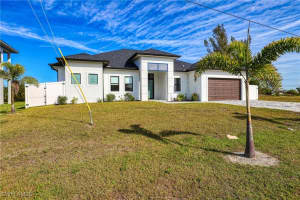 109 8th Terrace, Cape Coral, FL 33909 - MLS#225062385