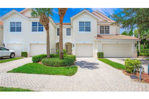 880 Hampton Cir, Naples