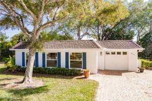 217 Yorkshire Court, Naples, FL 34112 - MLS#225062476