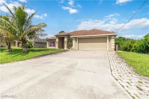 915 Alvin Avenue, Lehigh Acres, FL 33971 - MLS#225062527
