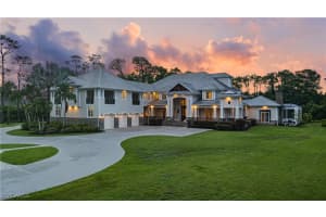 2263 Coach House Ln, Naples