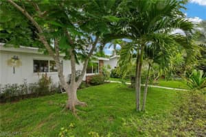 817 Courtington Lane, Fort Myers, FL 33919 - MLS#225062646