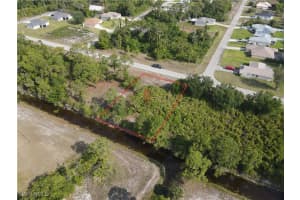 728 Manhattan Street, Lehigh Acres, FL 33974 - MLS#225062680