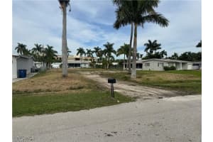 9934 Almetta Avenue, Fort Myers, FL 33919 - MLS#225062681