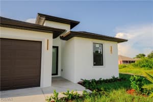 433 Rayford Street, Lehigh Acres, FL 33974 - MLS#225062708