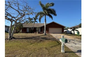 1220 Sw 33rd Ter, Cape Coral