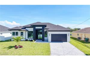 153 Se 21st St, Cape Coral