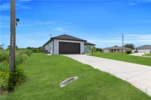 3100 Flora Avenue, Lehigh Acres, FL 33976 - MLS#225062994