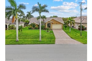 2502 Miracle Parkway, Cape Coral, FL 33914 - MLS#225062998