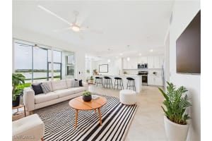 5555 Double Eagle Cir 3913, Ave Maria