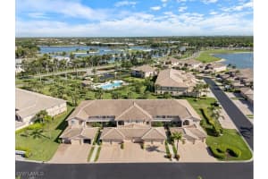 9060 Michael Cir 402, Naples