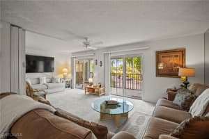 555 Park Shore Drive, Naples, FL 34103 - MLS#225063066