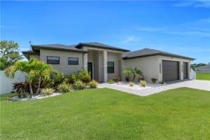 3910 44th Terrace, Cape Coral, FL 33993 - MLS#225063085