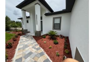 814 Floyd Avenue, Lehigh Acres, FL 33976 - MLS#225063113