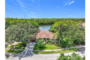 6806 Wellington Dr, Naples