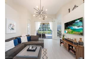 8098 Tauren Ct, Naples