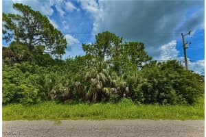 618 Henry Avenue, Lehigh Acres, FL 33972 - MLS#225063251