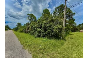 618 Henry Avenue, Lehigh Acres, FL 33972 - MLS#225063251