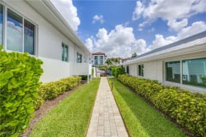 1395 Curlew Ave 4-3, Naples