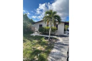 690 109th Ave N, Naples