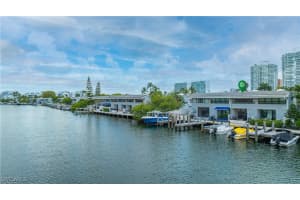 214 Poinciana Dr 204, Miami Beach, FL 33160 - MLS#225063608