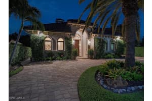 2204 Goshawk Court, Naples, FL 34105 - MLS#225063621