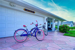 690 100th Avenue, Naples, FL 34108 - MLS#225063697
