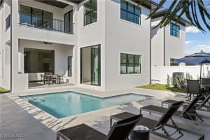 560 95th Avenue, Naples, FL 34108 - MLS#225063719