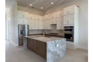 8705 Driftwood Dr, Naples