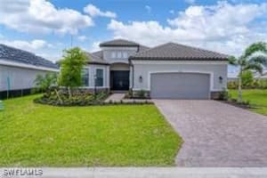 11907 Raggio Dr, Fort Myers