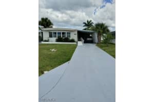 519 Riviera Blvd E, Naples
