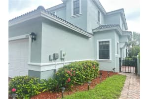 14764 Pinnacle Pl 65 Naples, FL 34119 - Off Market