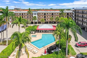807 River Point Drive, Naples, FL 34102 - MLS#225063904