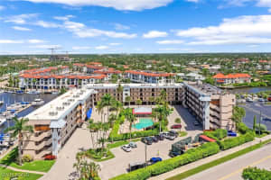 807 River Point Drive, Naples, FL 34102 - MLS#225063904