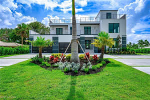 3800 Crayton Road, Naples, FL 34103 - MLS#225063942
