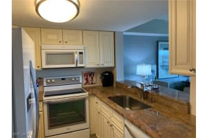 7406 Lake Breeze Drive, Fort Myers, FL 33907 - MLS#225063953