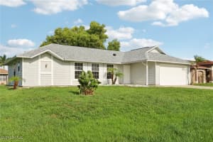 814 10th Place, Cape Coral, FL 33991 - MLS#225064028