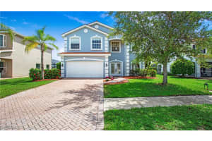2864 Blossom Ct, Naples