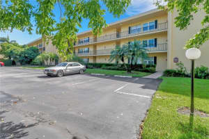1085 Forest Lakes Dr 109, Naples